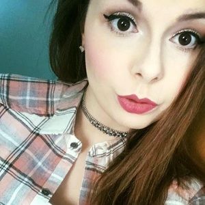 Meet your Posher, Aly